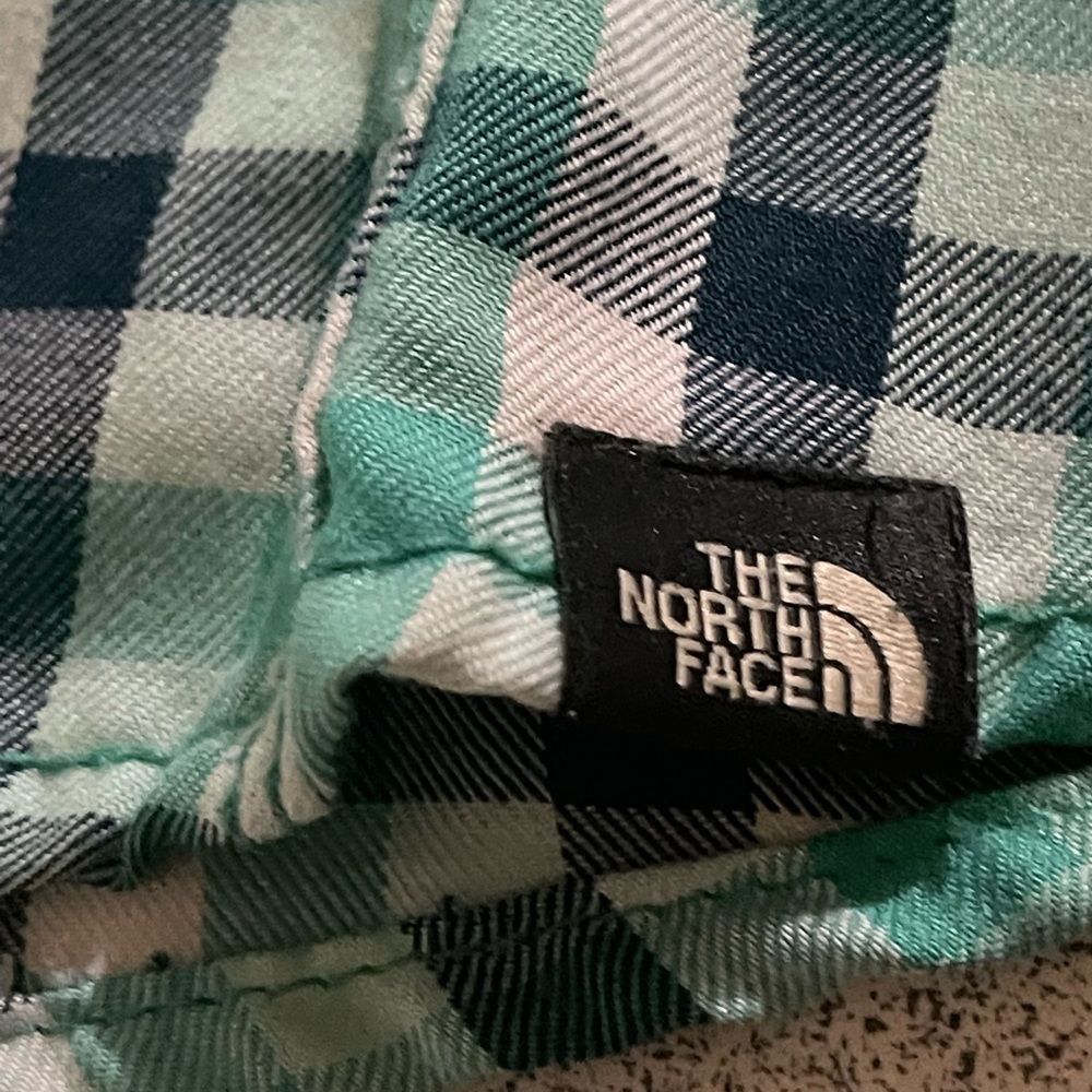The North Face button down plaid shirt - Picture 6 of 9